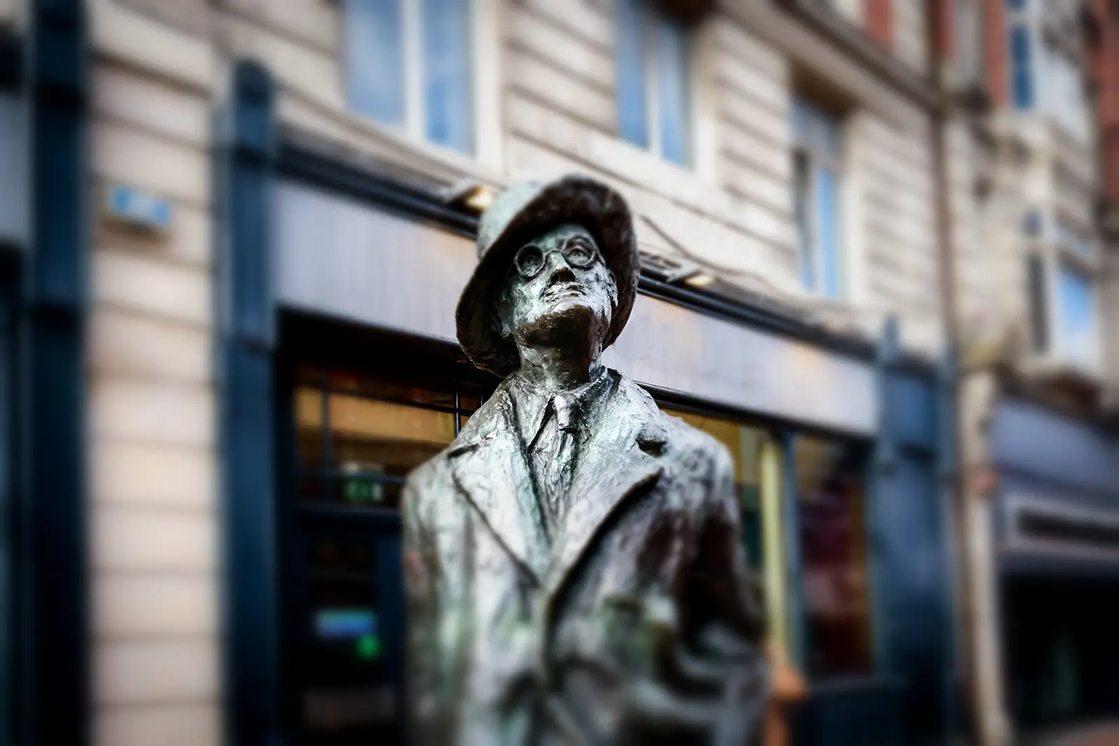Statue of James Joyce in Dublin, with the sides blurred